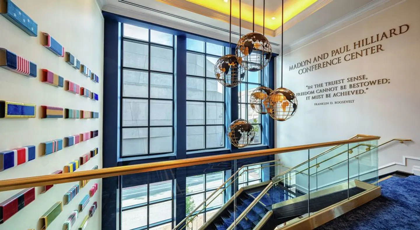 The Higgins Hotel New Orleans, Curio Collection By Hilton Hallenbad