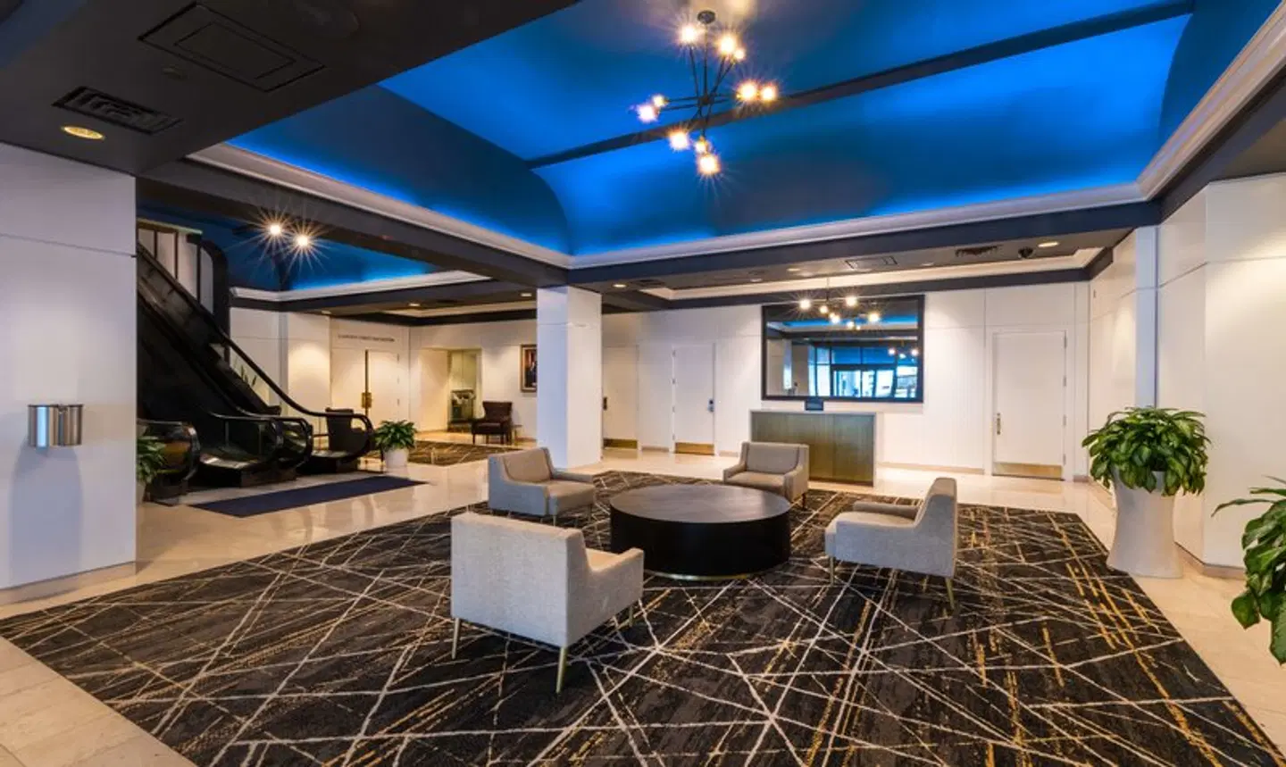 DoubleTree by Hilton Newark Penn Station LOUNGE_LOBBY