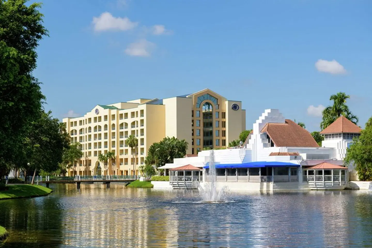 Hilton Boca Raton Suites EXTERIOR