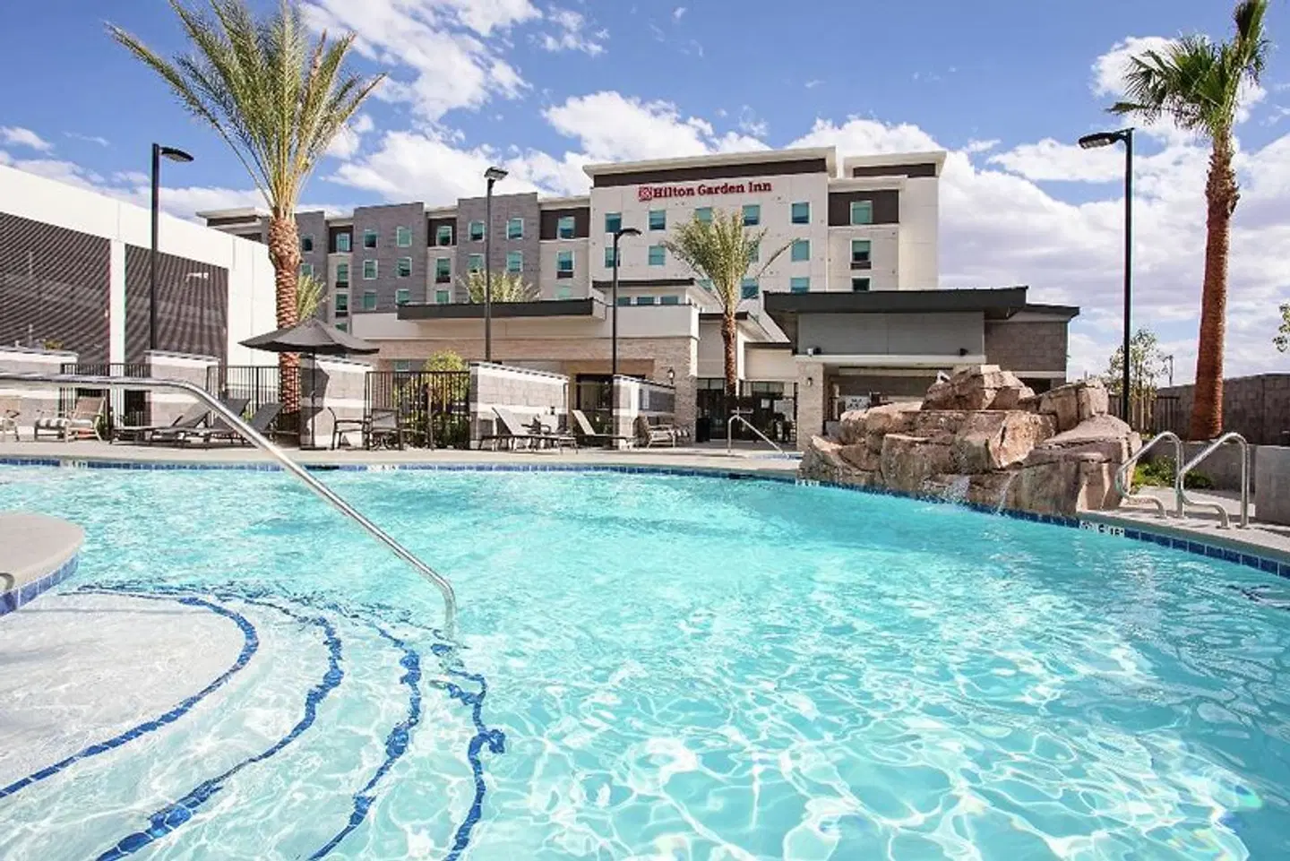 Hilton Garden Inn Las Vegas City Center OUTDOOR_POOL