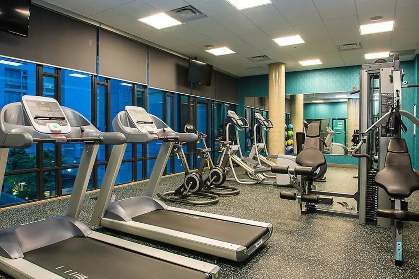 Hotel BLU Vancouver SPORTS_AND_LEISURE