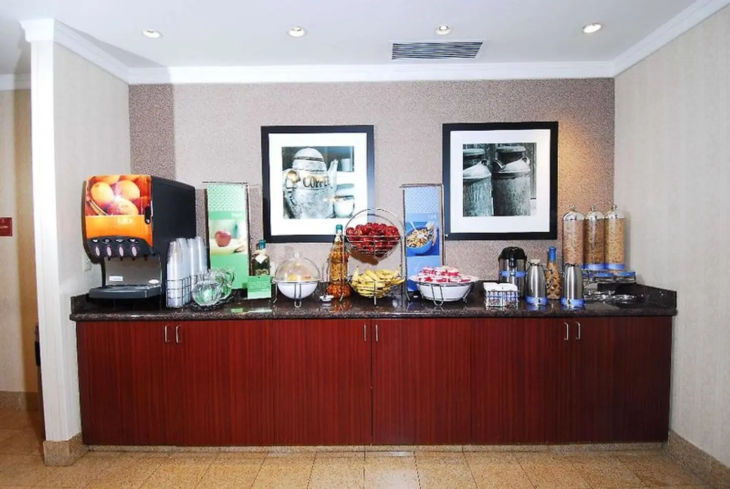Hampton Inn Boston/Cambridge LOUNGE_LOBBY