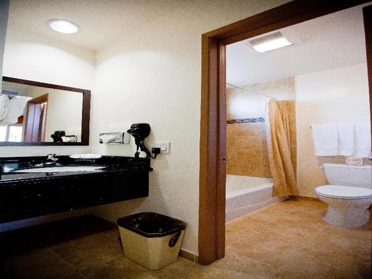 Dunes Inn - Sunset ROOM_EXAMPLE
