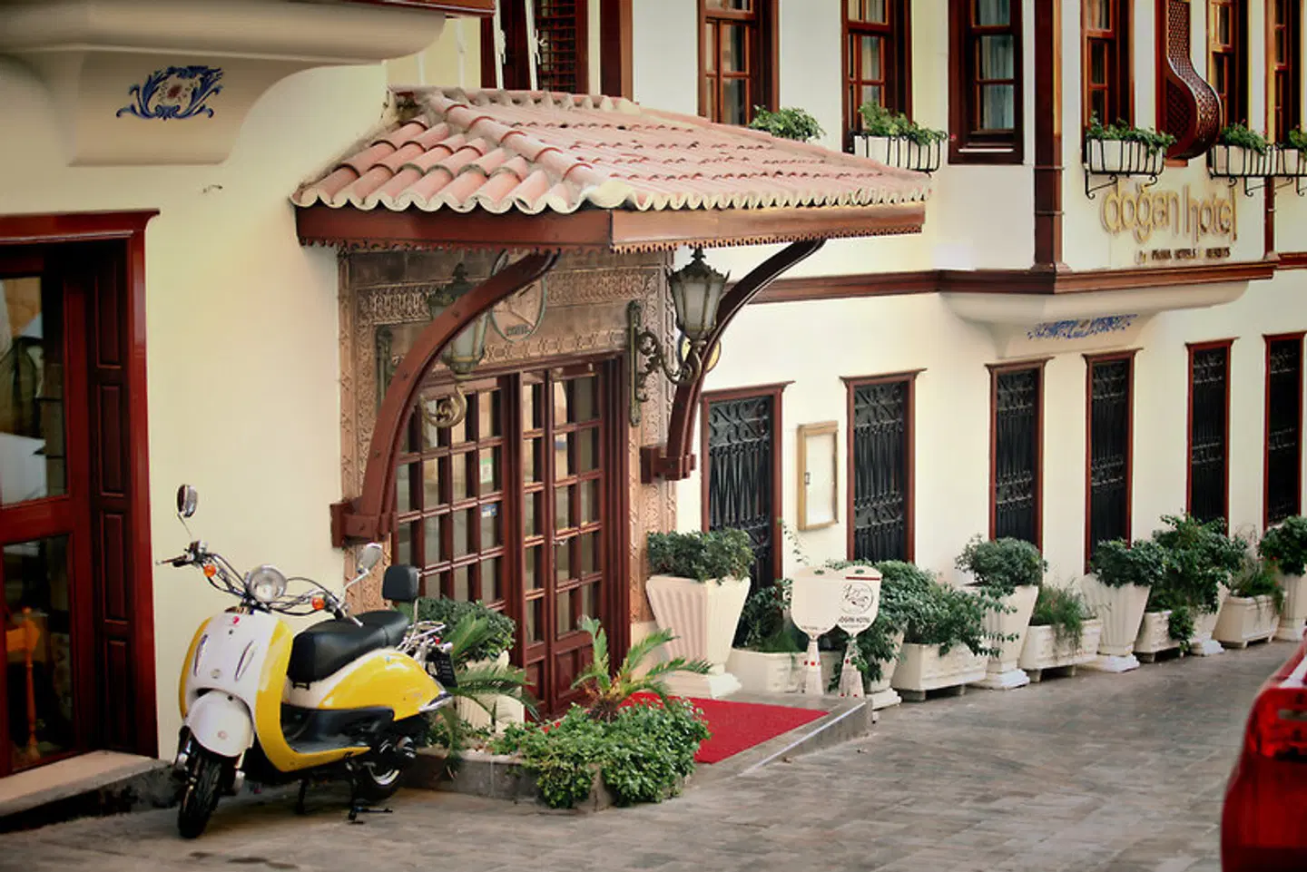 Dogan Hotel EXTERIOR