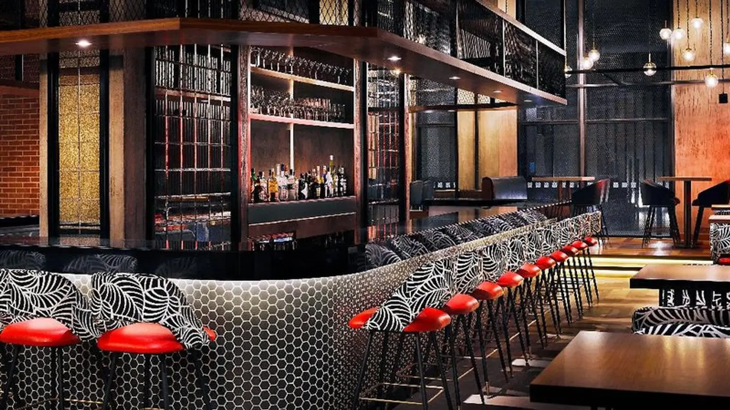 Holiday Inn Dubai Al-Maktoum Airport by IHG Bar