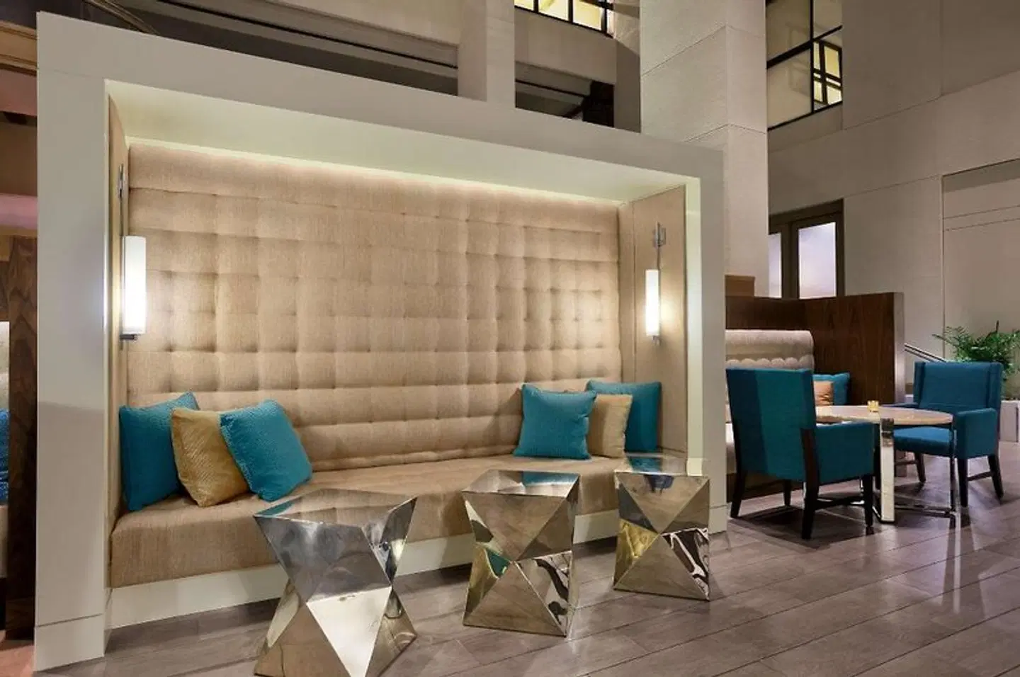 Hilton Miami Airport Blue Lagoon LOUNGE_LOBBY