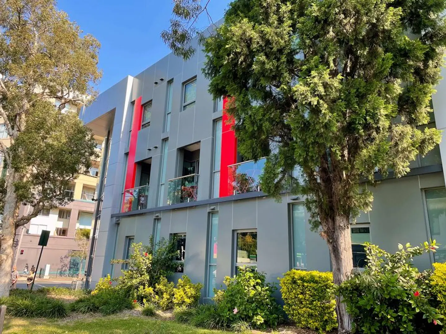 Best Western Plus Camperdown Suites EXTERIOR