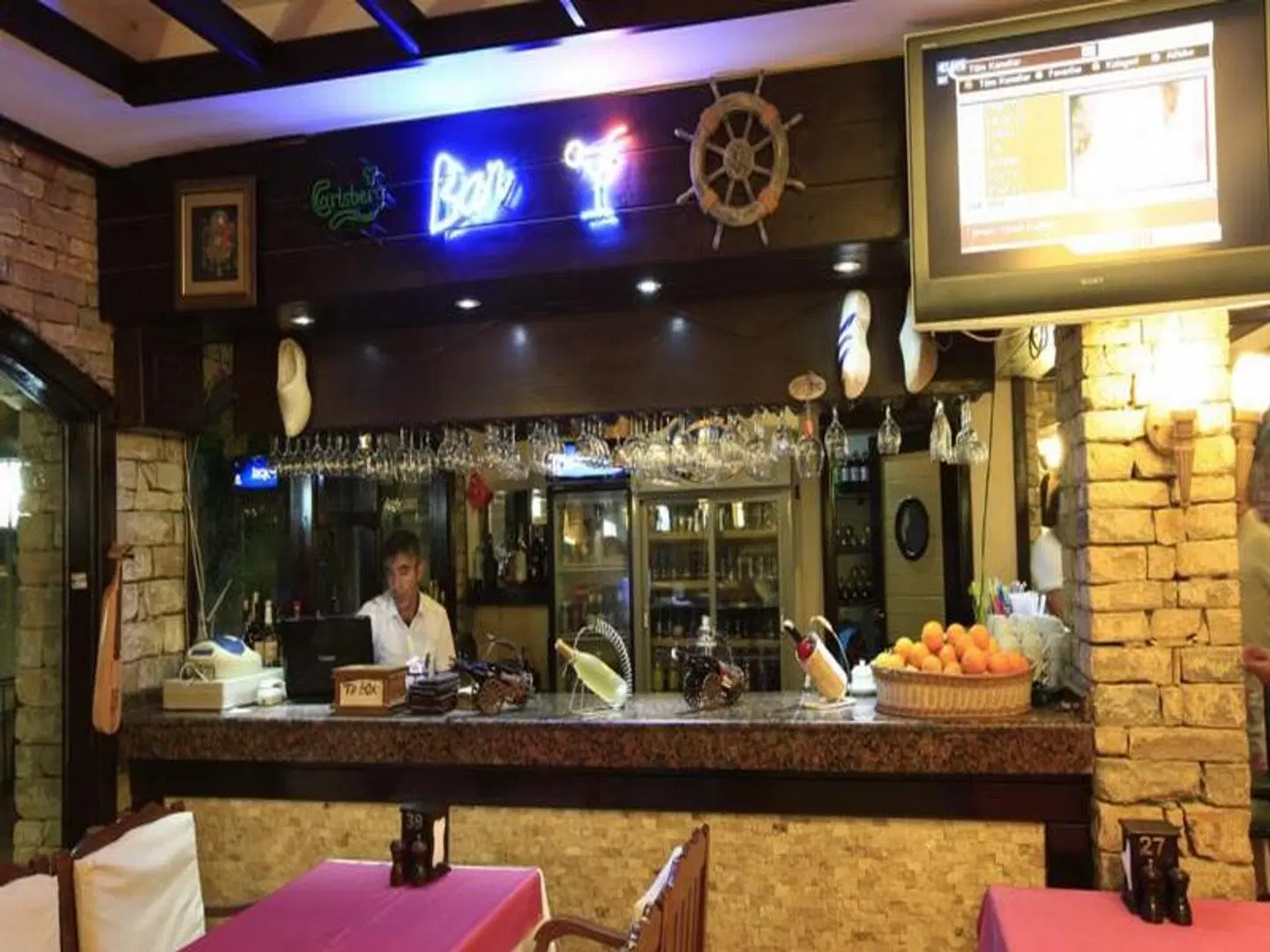 Leda Beach Hotel Bar