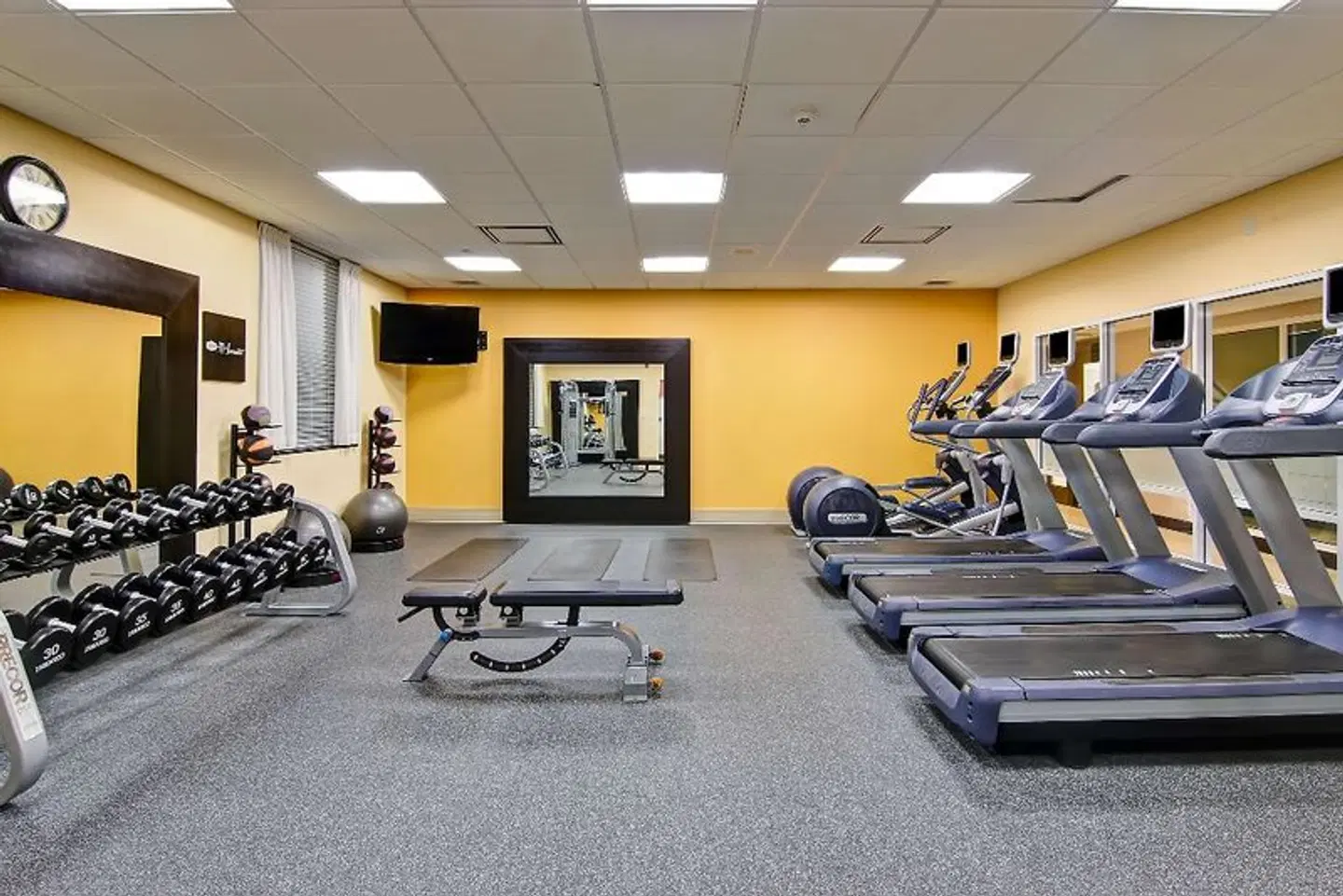 Hampton Inn by Hilton Toronto Airport Corporate Centre SPORTS_AND_LEISURE