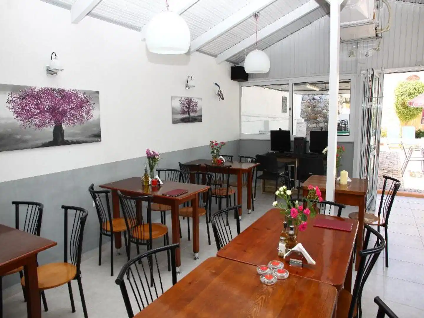 Happy Days Bar