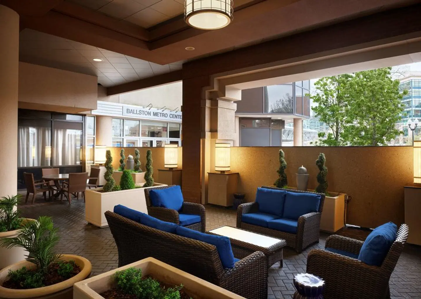Hilton Arlington LOUNGE_LOBBY