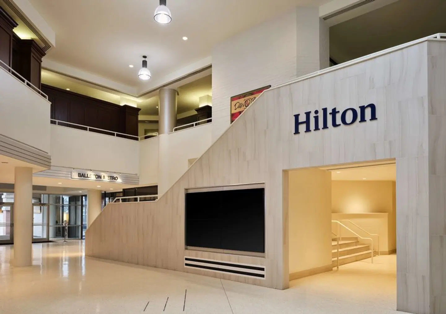 Hilton Arlington LOUNGE_LOBBY