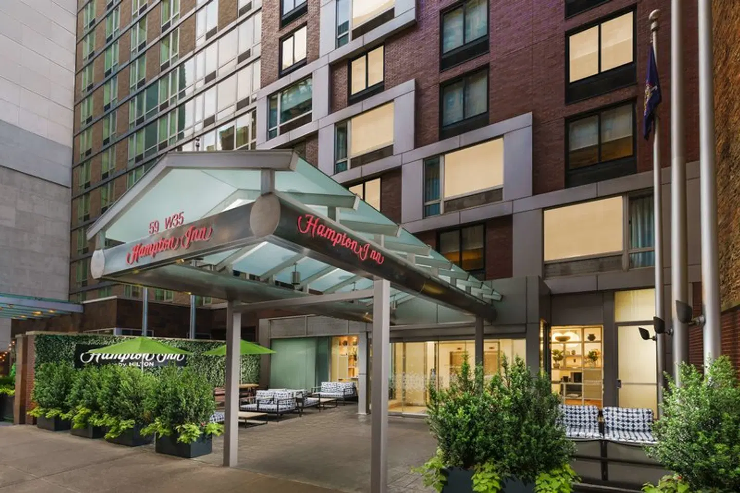 Hampton Inn Manhattan-35th St/Empire State Bldg EXTERIOR