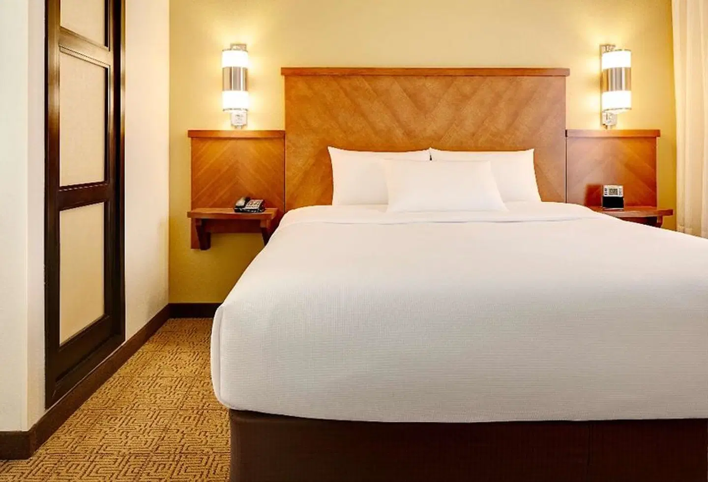 Hyatt Place Boston/Medford ROOM_EXAMPLE