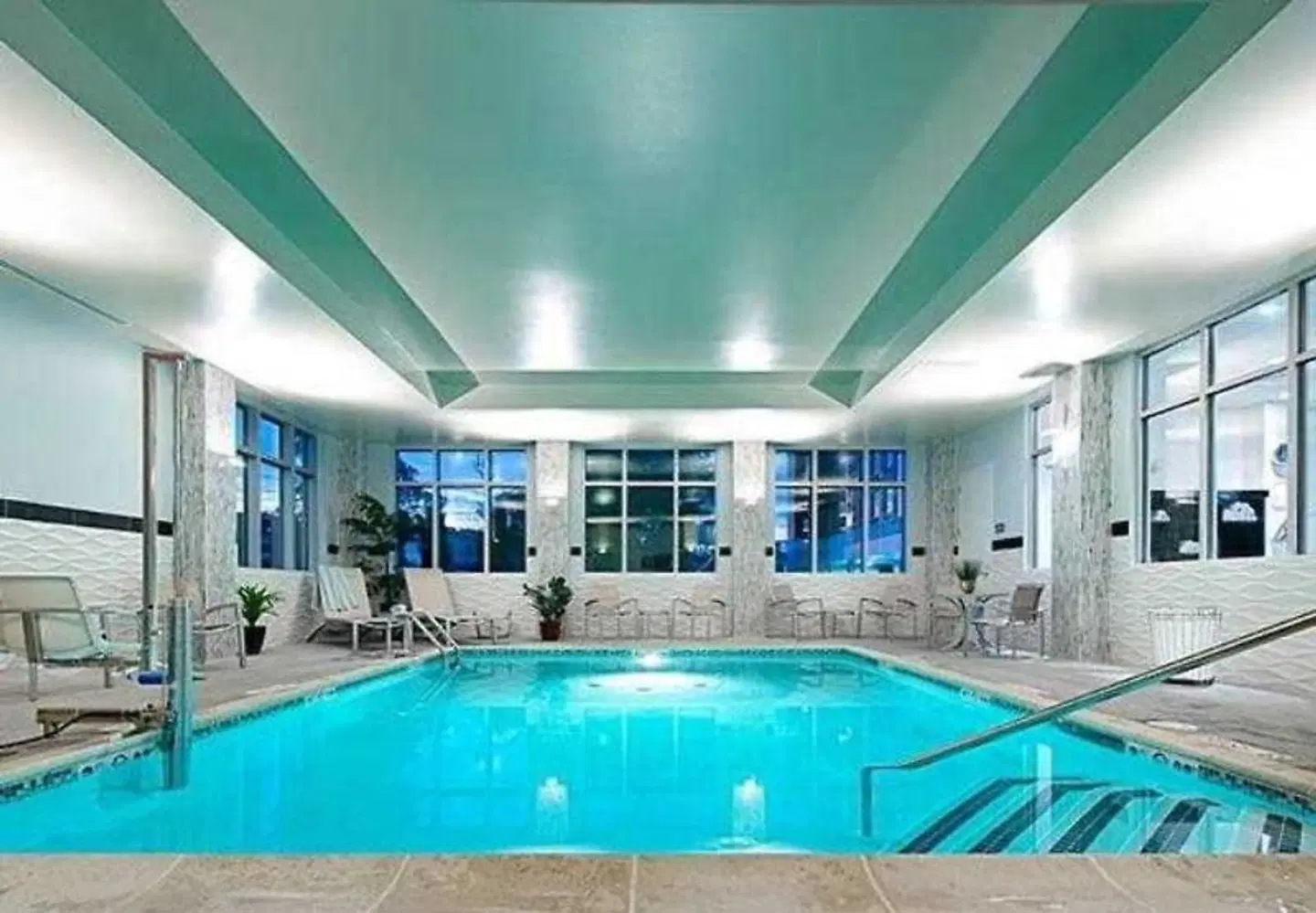 Residence Inn by Marriott Boston Logan Airport/Chelsea Hallenbad