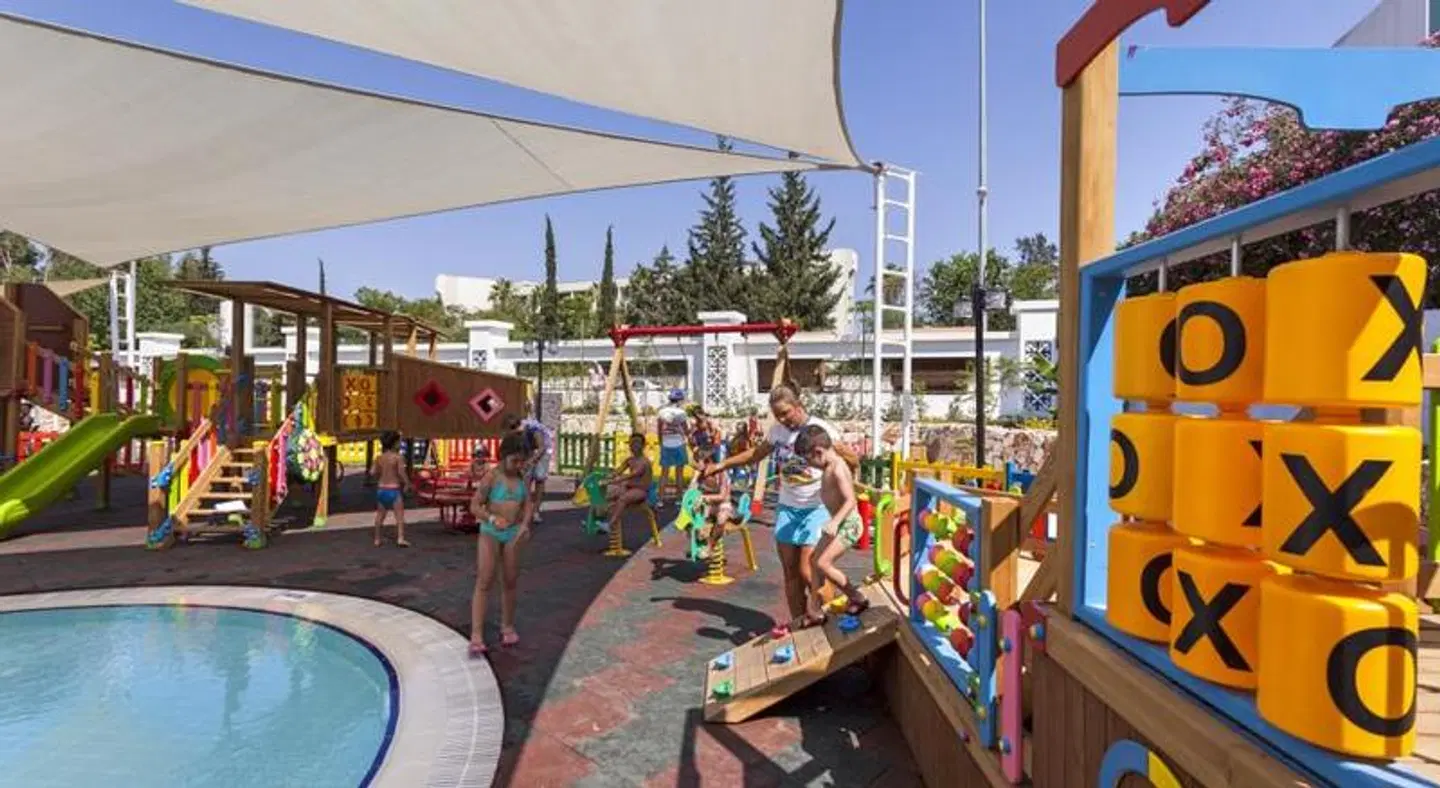 Karmir Resort & Spa PEOPLE