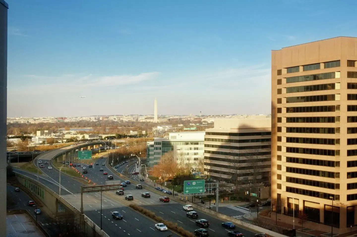 Embassy Suites by Hilton Crystal City National Airport EXTERIOR