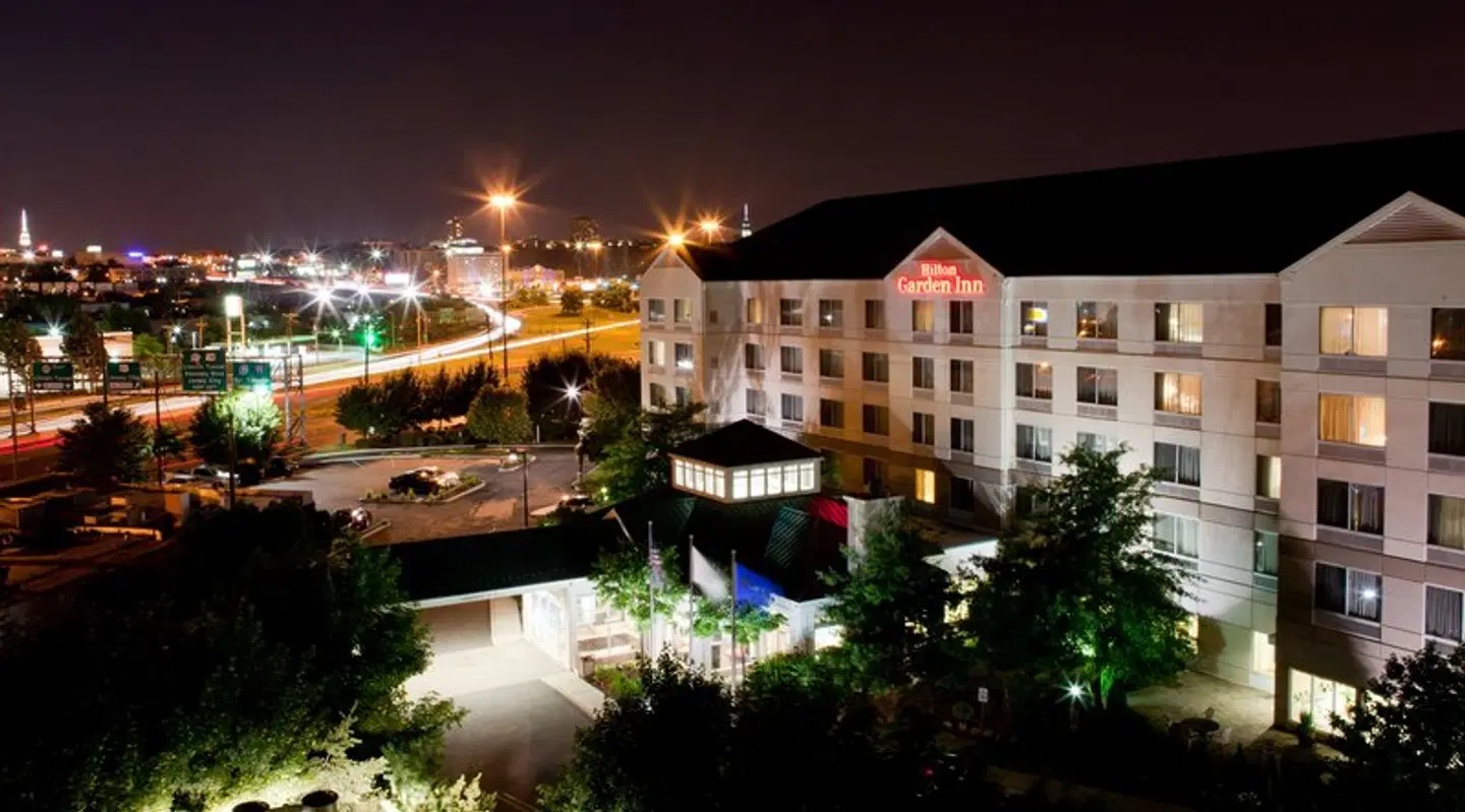 Hilton Garden Inn Secaucus/Meadowlands EXTERIOR
