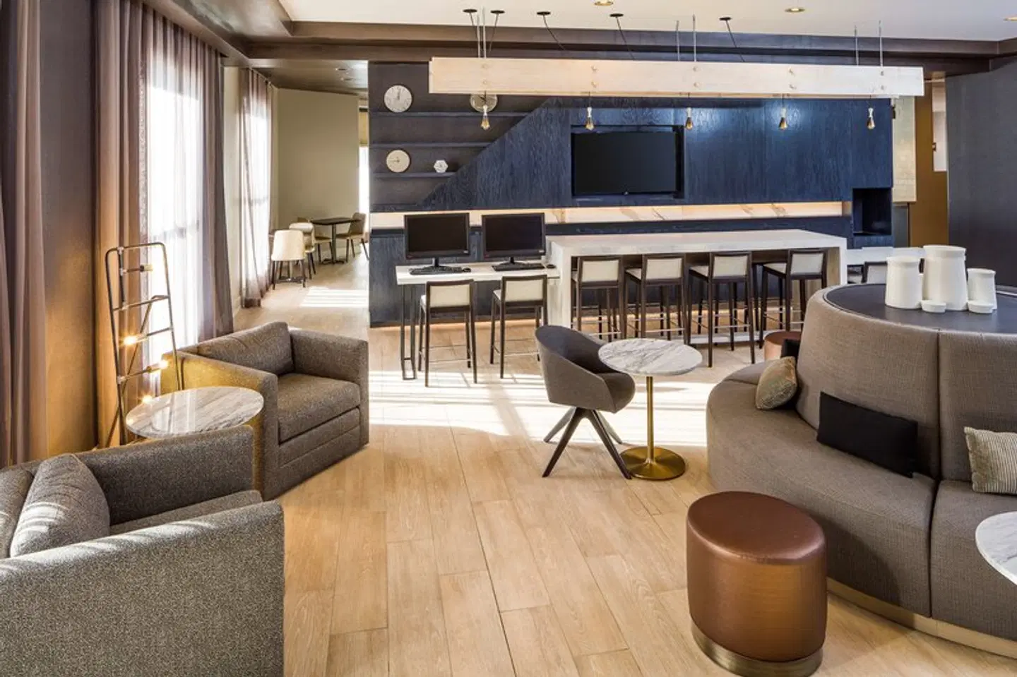 DoubleTree by Hilton Boston Logan Airport Chelsea LOUNGE_LOBBY