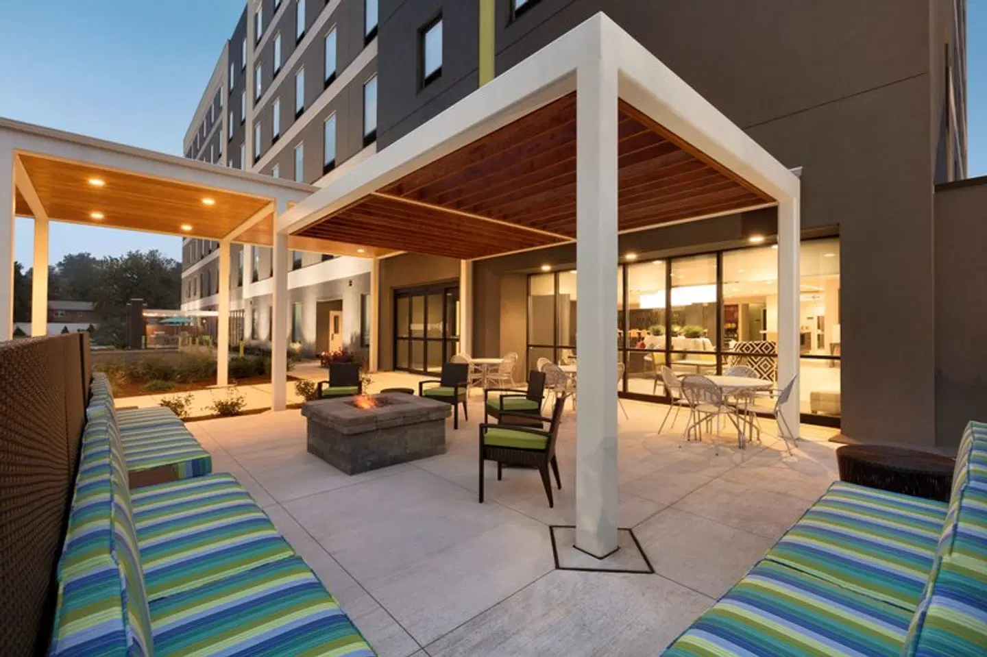 Home2 Suites by Hilton Hasbrouck Heights Terrasse