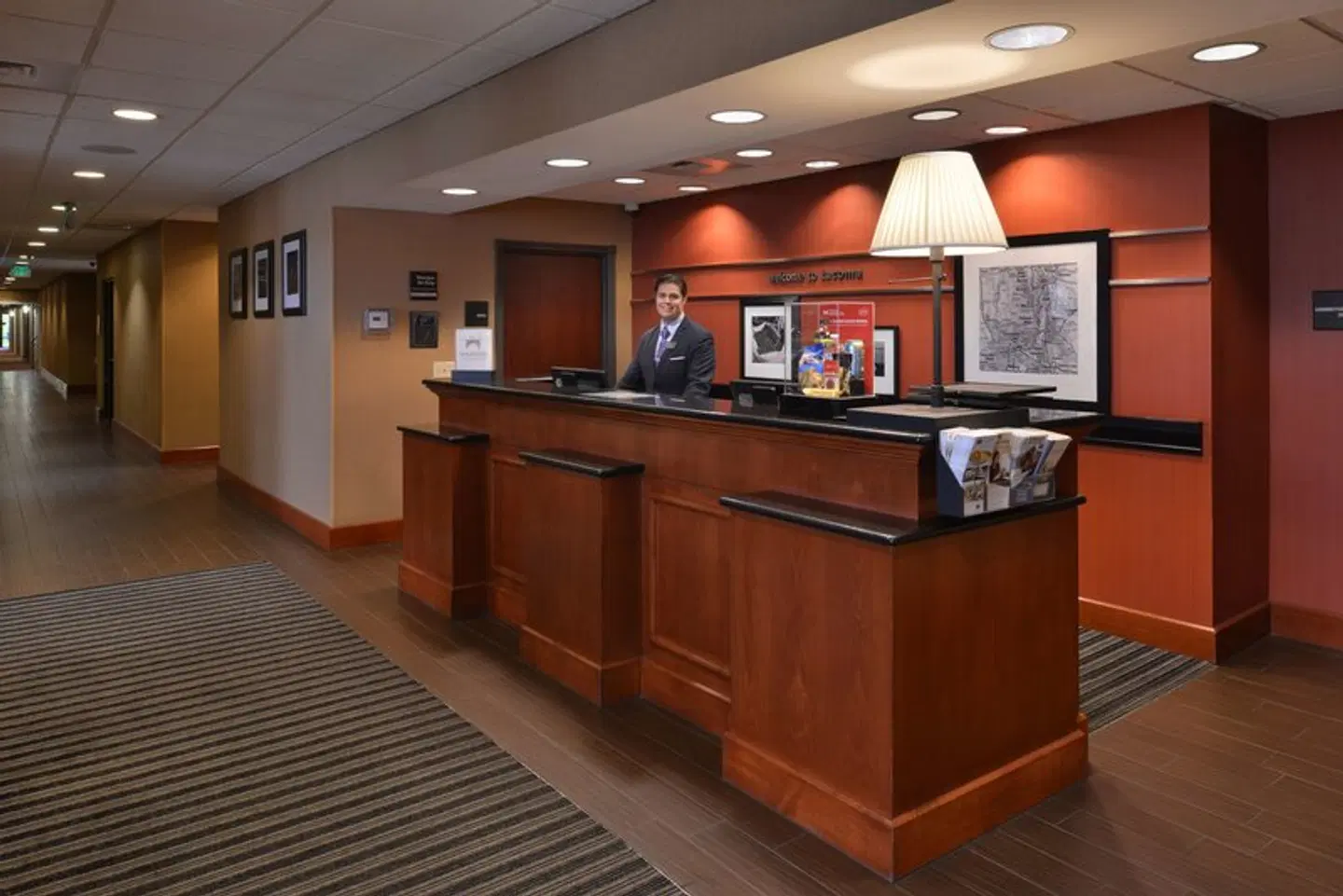 Hampton Inn & Suites Tacoma LOUNGE_LOBBY