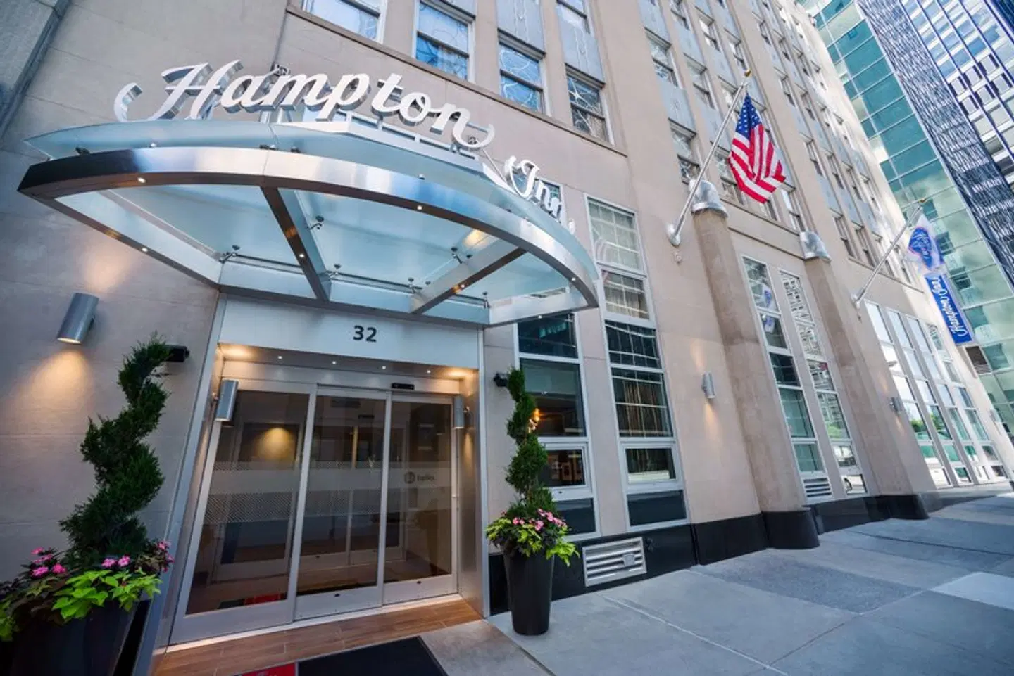 Hampton Inn Manhattan/Downtown-Financial District EXTERIOR