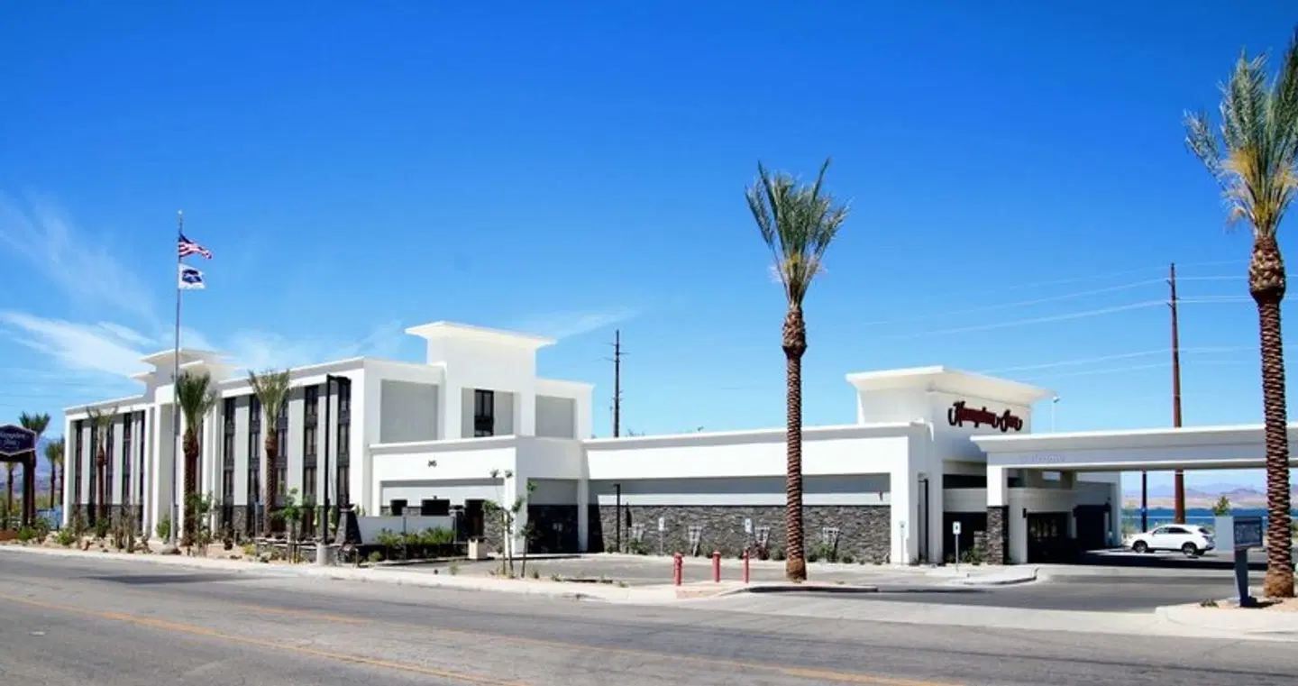 Hampton Inn Lake Havasu City EXTERIOR