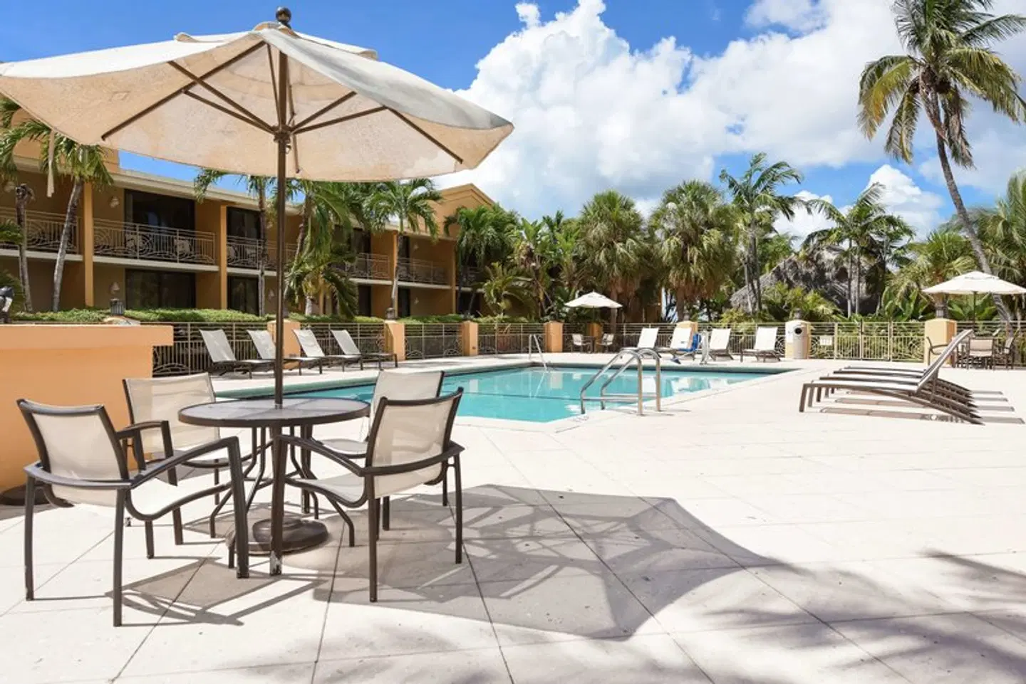 Hampton Inn Key Largo, FL Terrasse