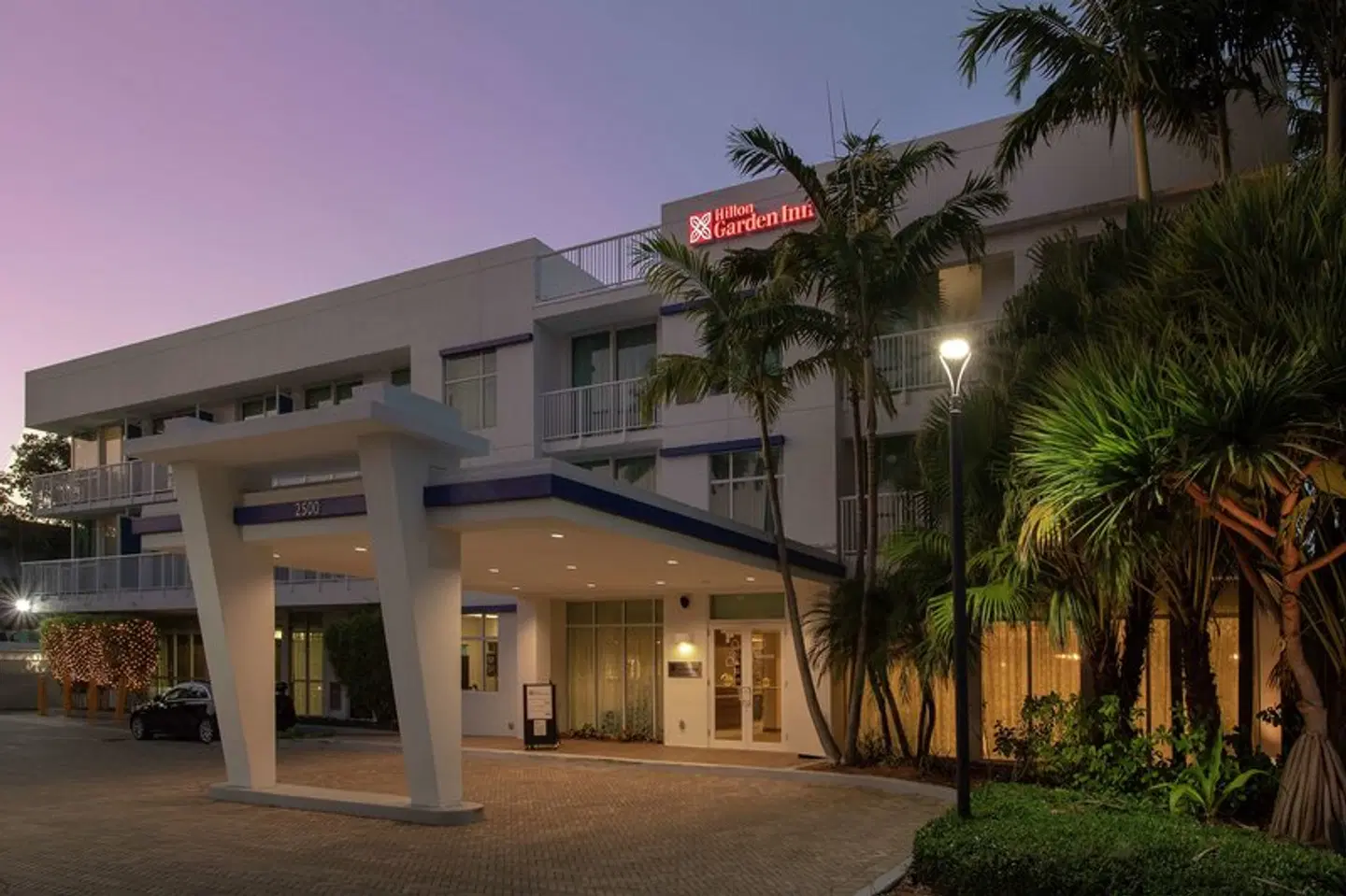 Hilton Garden Inn Miami Brickell South EXTERIOR