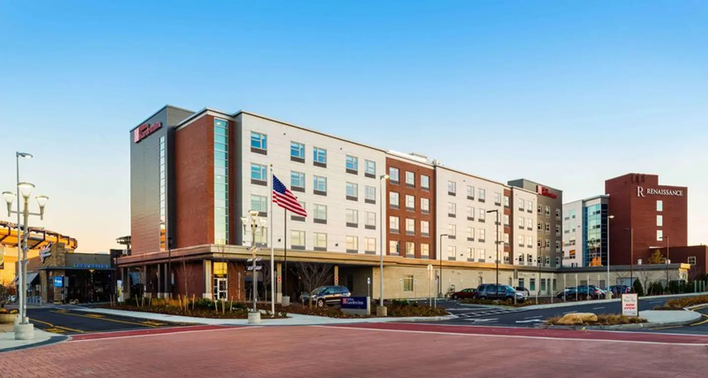 Hilton Garden Inn Foxborough Patriot Place EXTERIOR