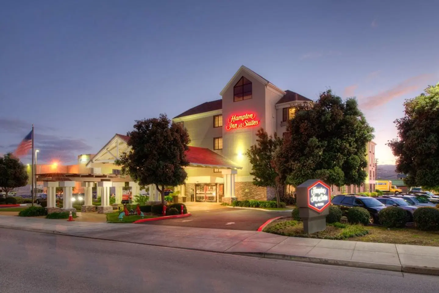 Hampton Inn & Suites San Francisco-Burlingame-Airport South EXTERIOR