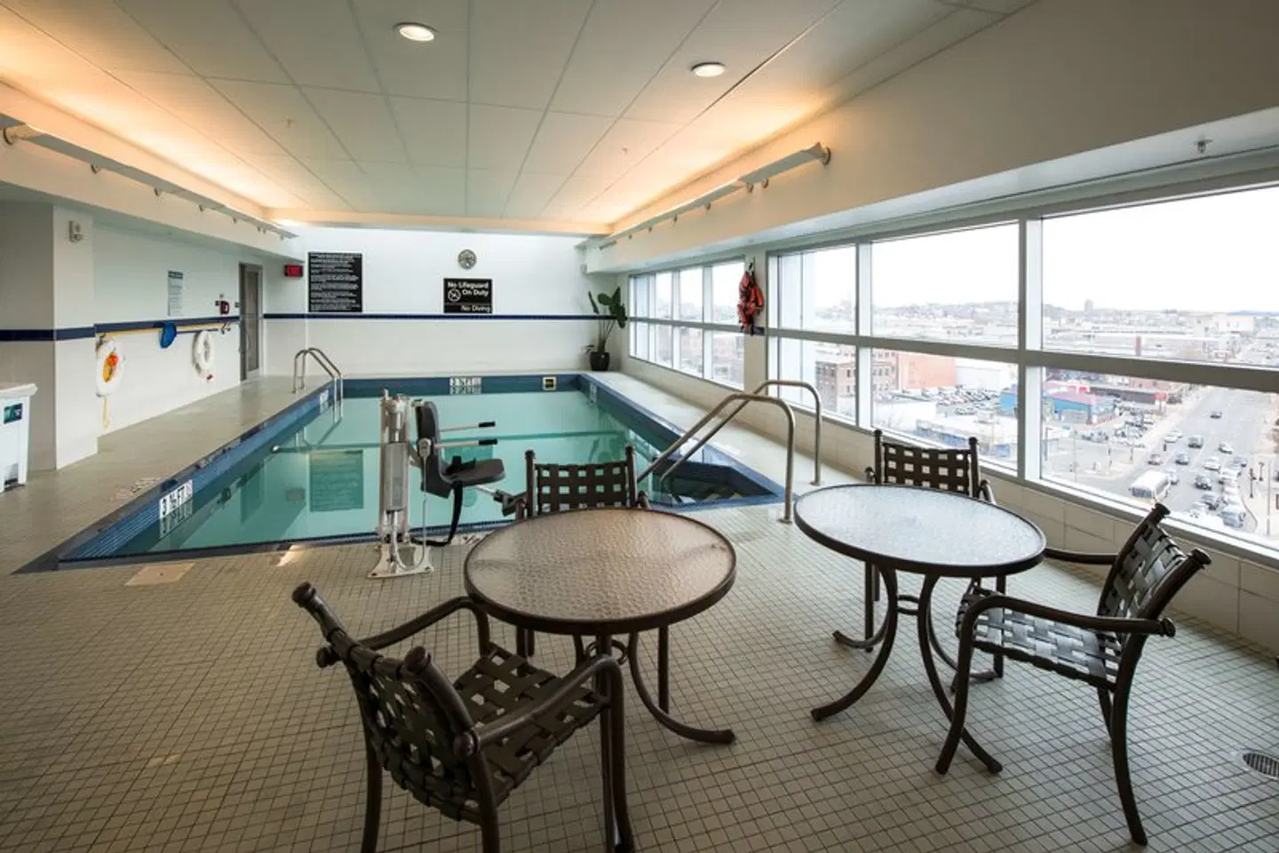 Hampton Inn & Suites Boston Crosstown Center Hallenbad