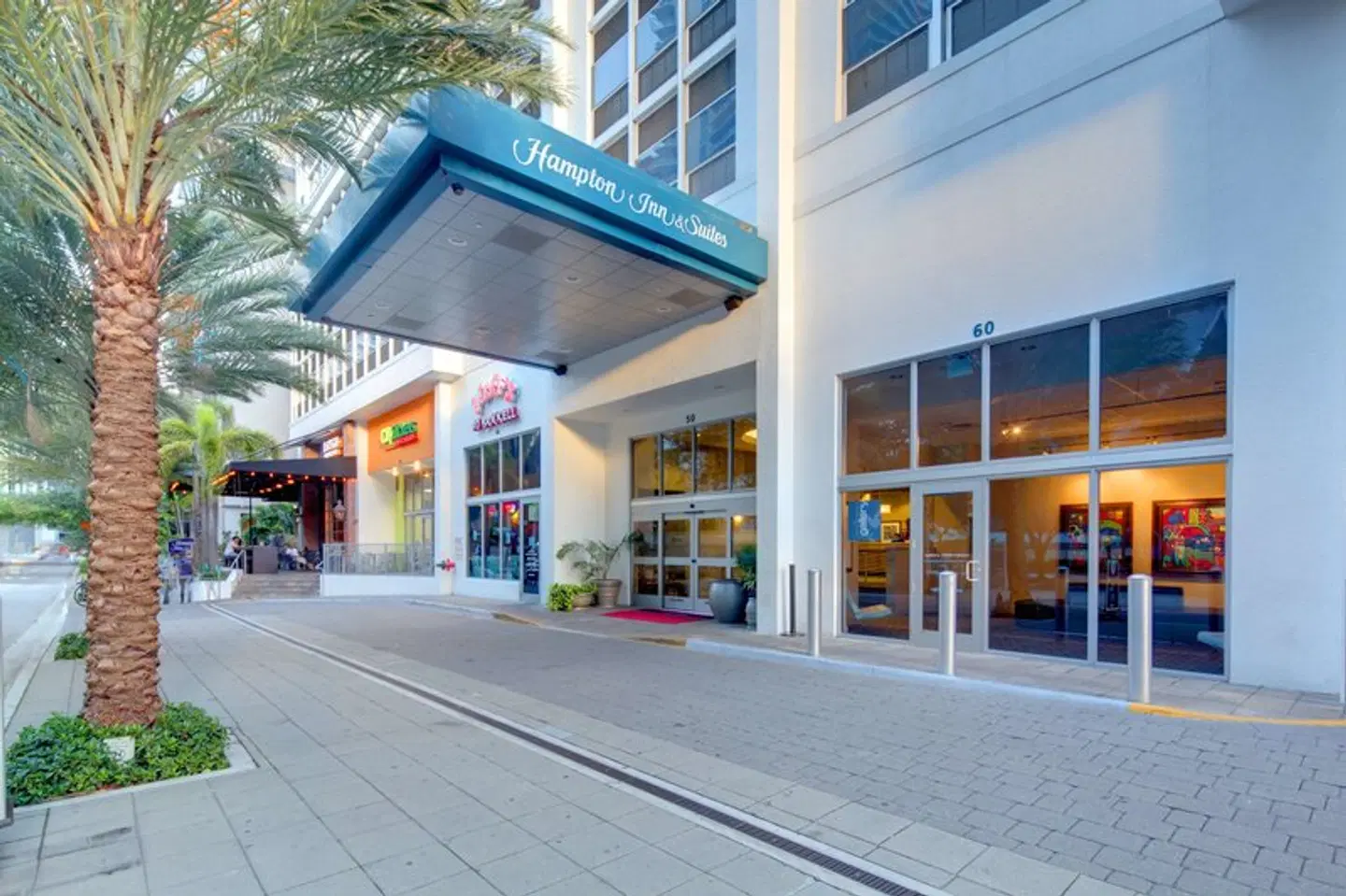 Hampton Inn & Suites Miami/Brickell-Downtown EXTERIOR