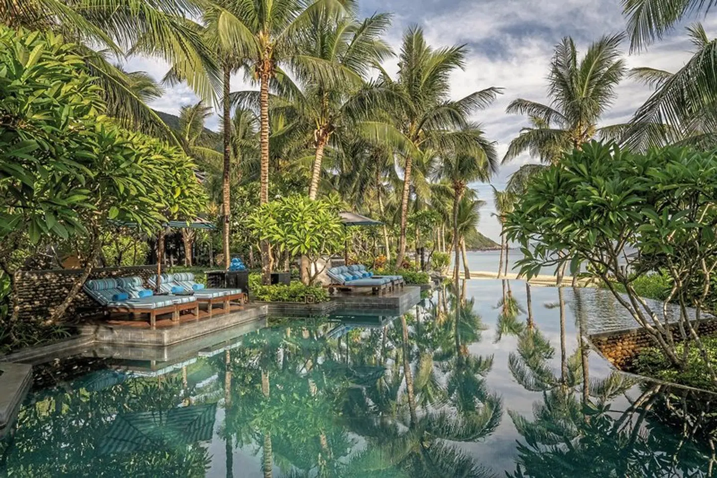 InterContinental Danang Sun Peninsula Resort OUTDOOR_POOL