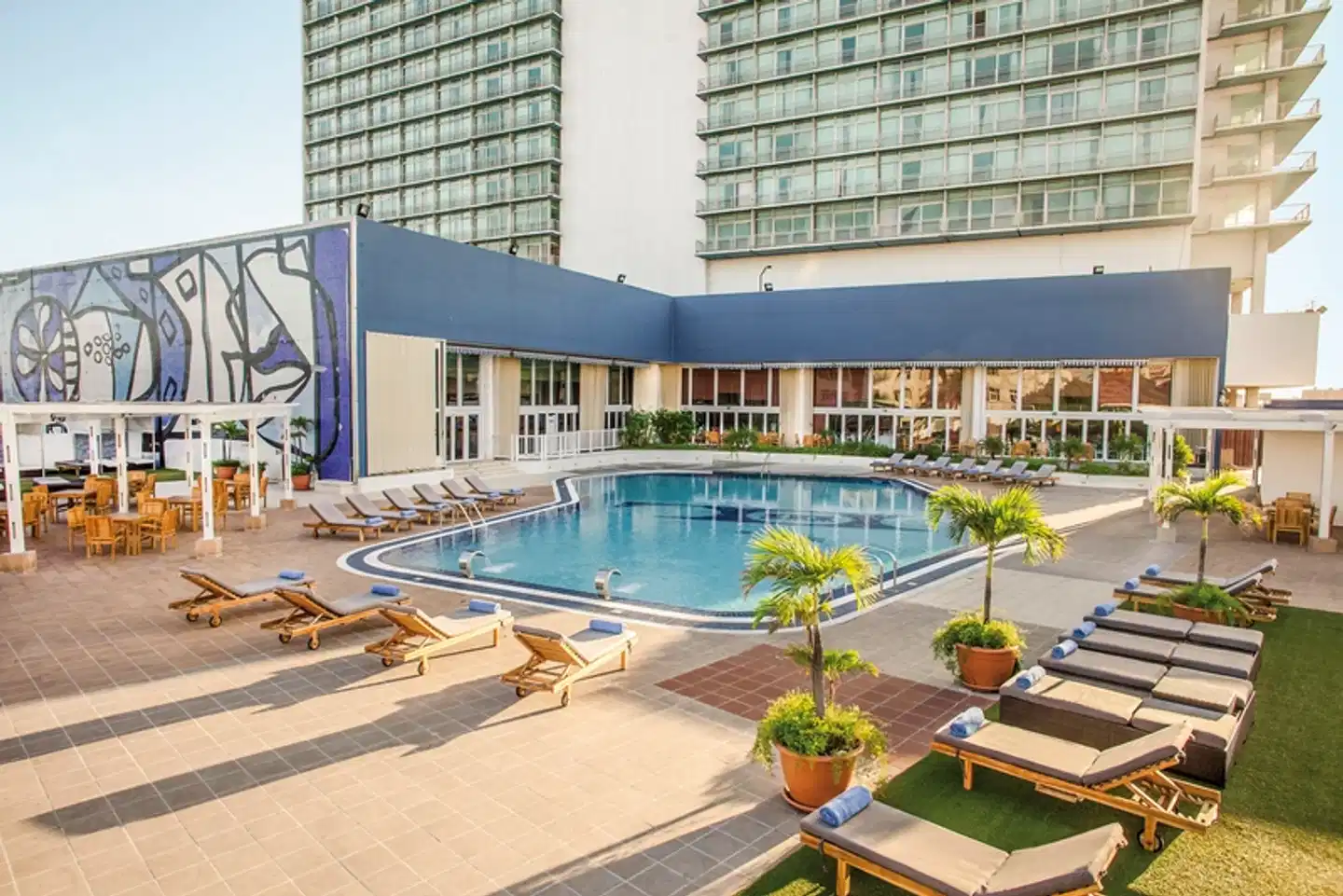 Tryp Habana Libre Pool