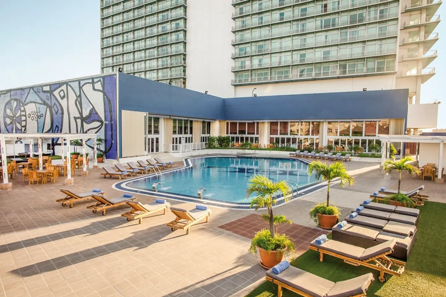 Tryp Habana Libre Pool