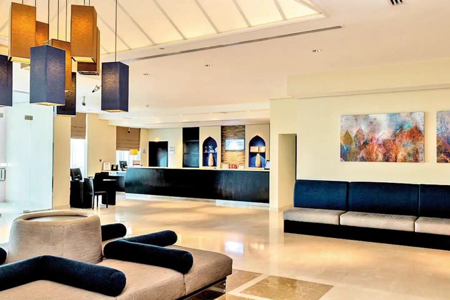 Holiday Inn Express Dubai Airport Lobby