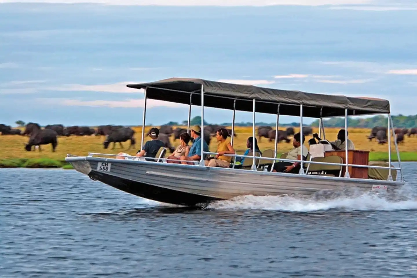 Sanctuary Chobe Chilwero Sport und Entertainment