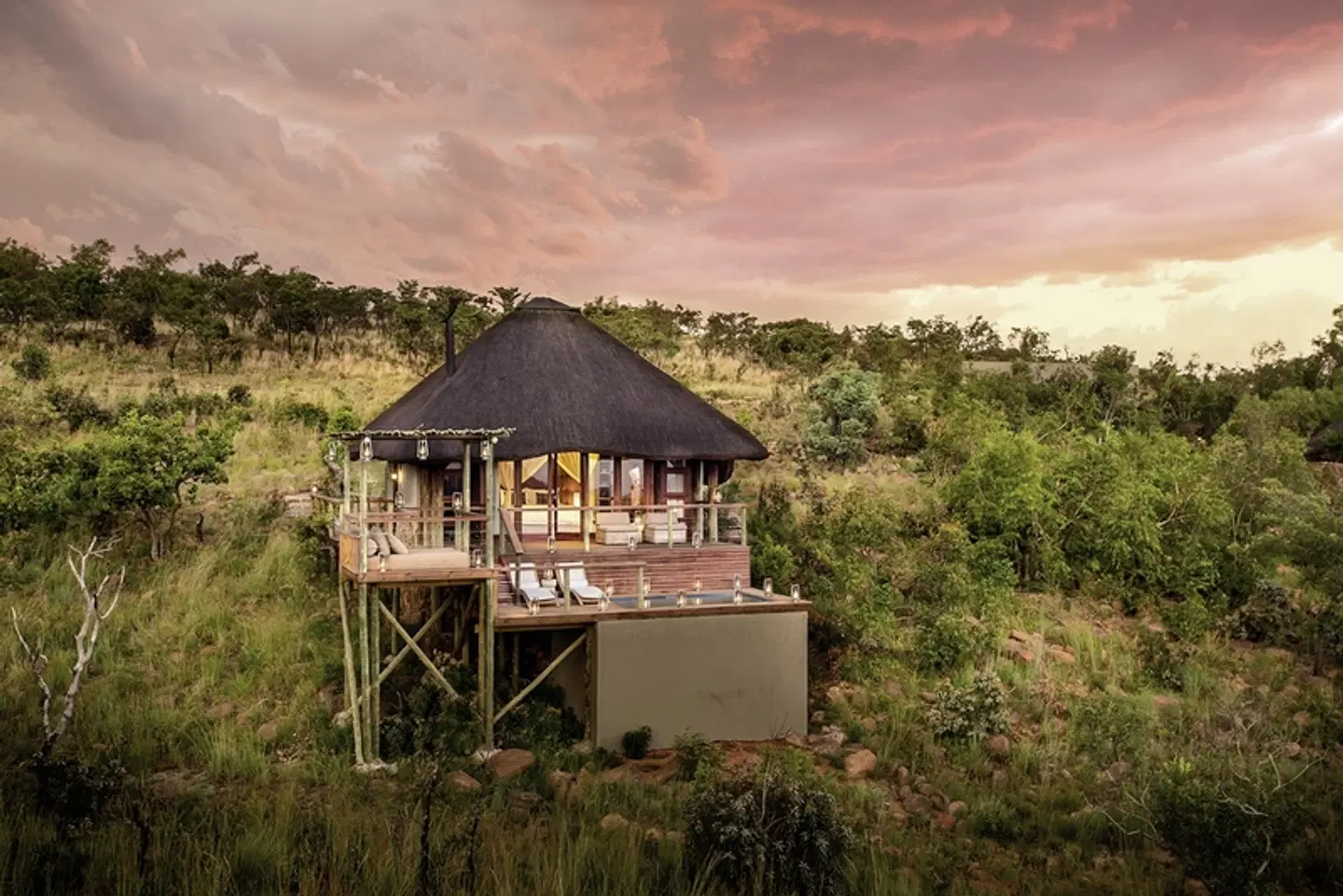 Mhondoro Safari Lodge & Villa EXTERIOR