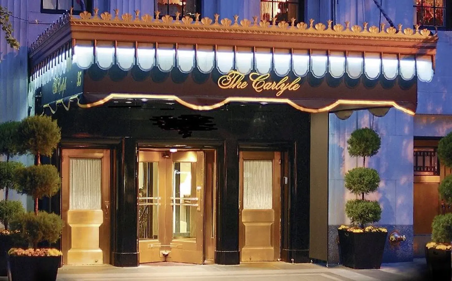 The Carlyle, A Rosewood Hotel EXTERIOR