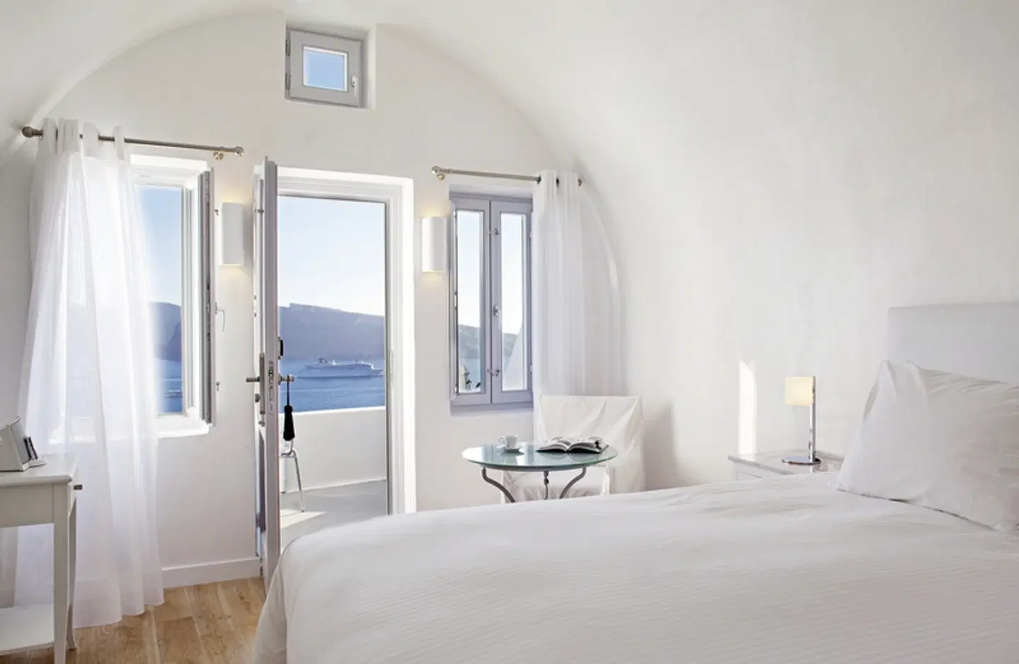Katikies Santorini ROOM_EXAMPLE