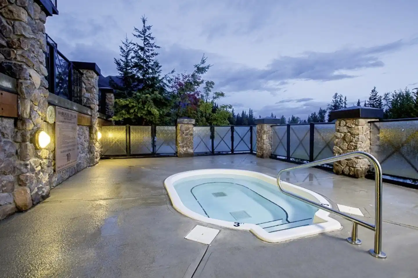 Glacier Mountaineer Lodge At Kicking Horse Terrasse
