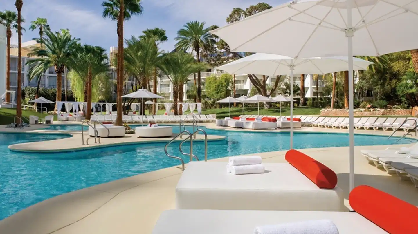 Tropicana Las Vegas - A DoubleTree by Hilton Hotel Pool