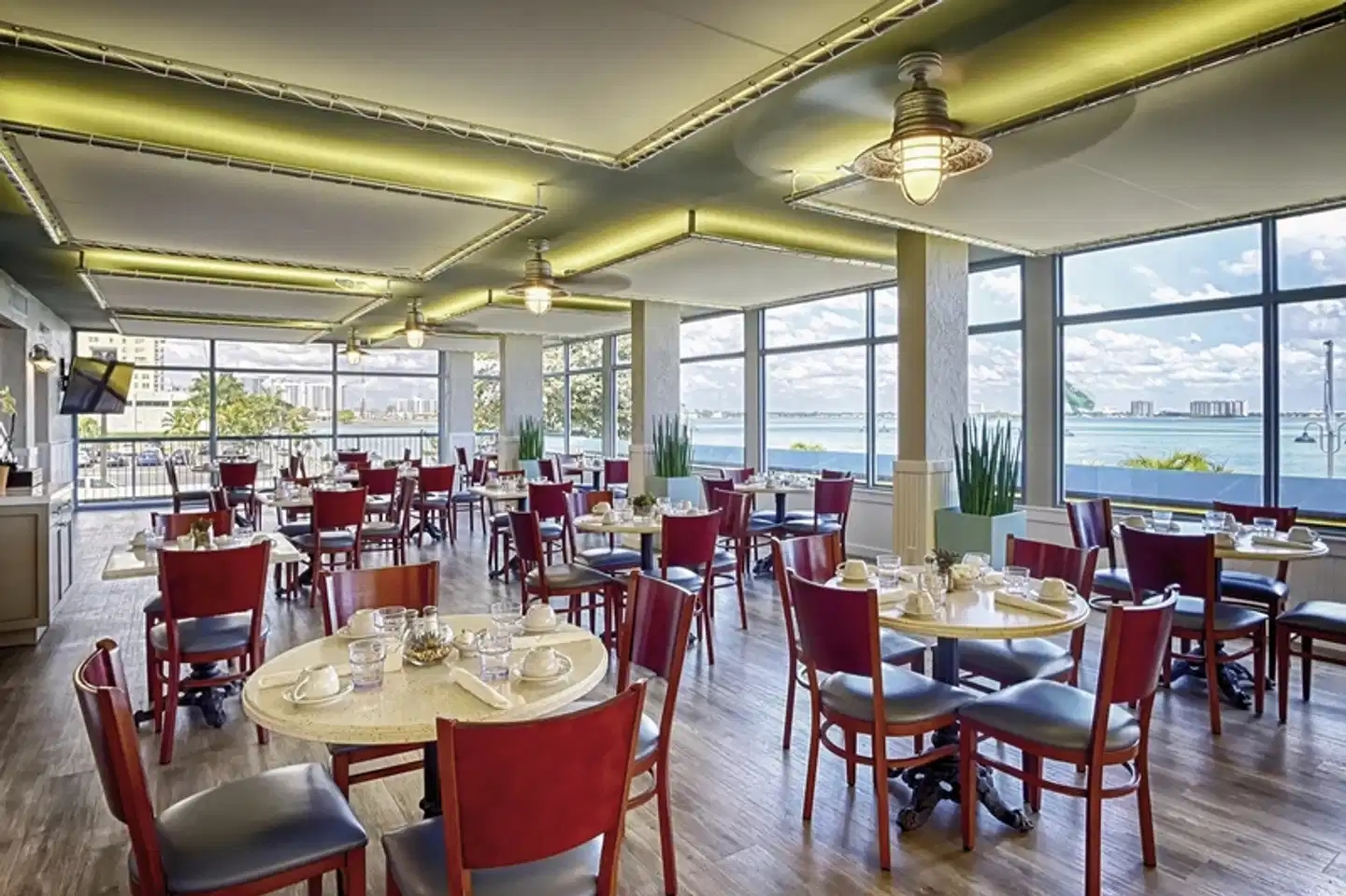 Best Western on the Bay Inn & Marina Restaurant