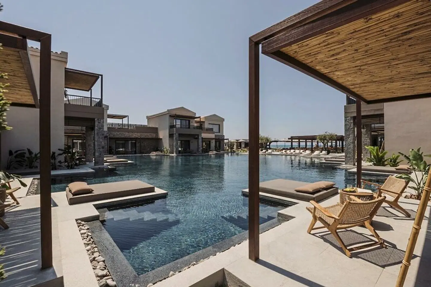 Unda OUTDOOR_POOL
