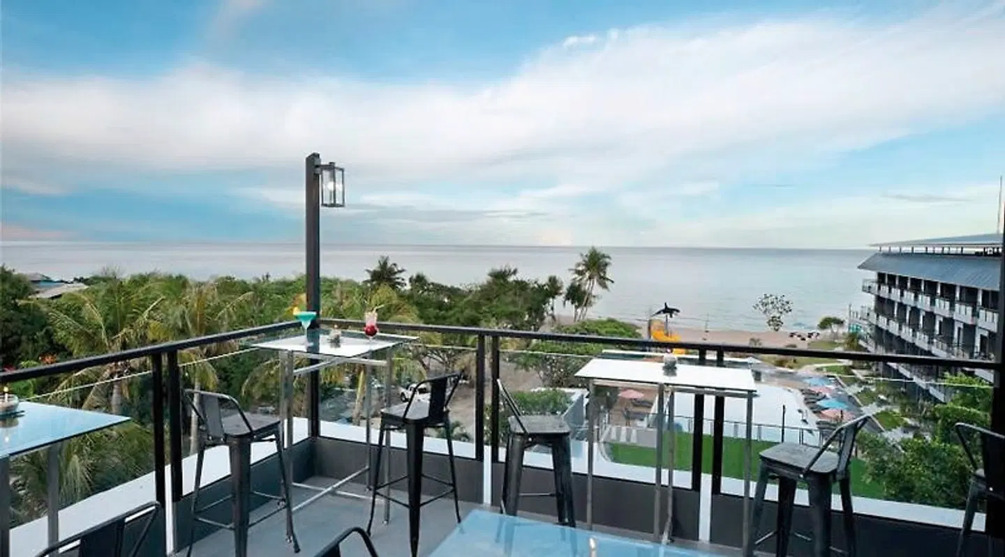 Centara Life Cha-Am Beach Resort Hua Hin Terrasse