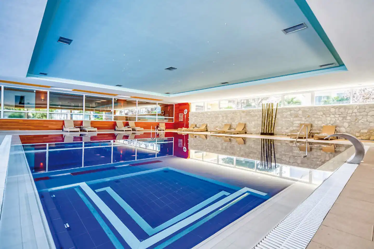 Palas Hallenbad