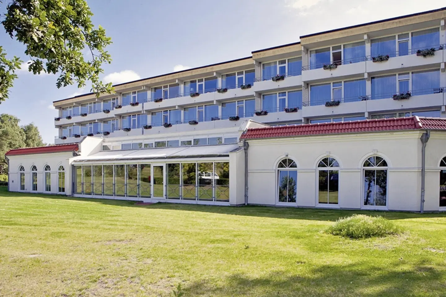 Ferien- und Freizeitpark Weissenhäuser Strand - Strandhotel Aussenansicht