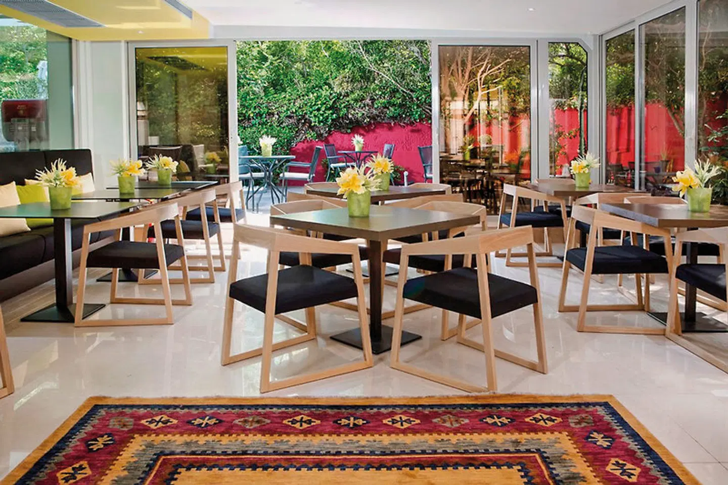 Aquamare City Beach Restaurant