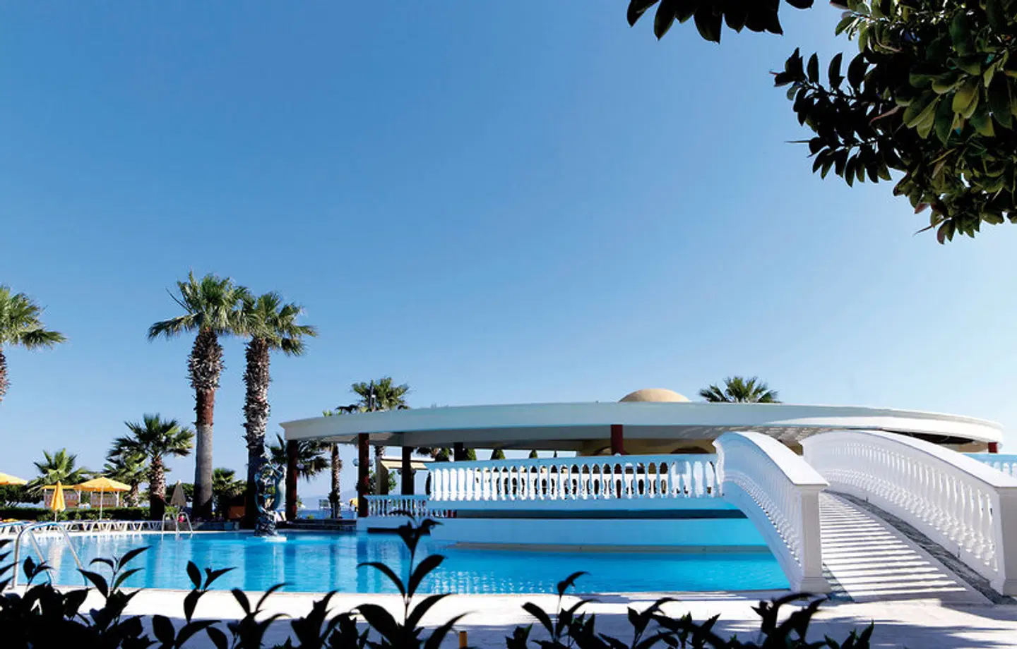 Sunshine Rhodes OUTDOOR_POOL